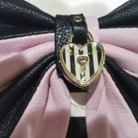 **SOLD**Betsey Johnson wallet - Picture 3 of 6